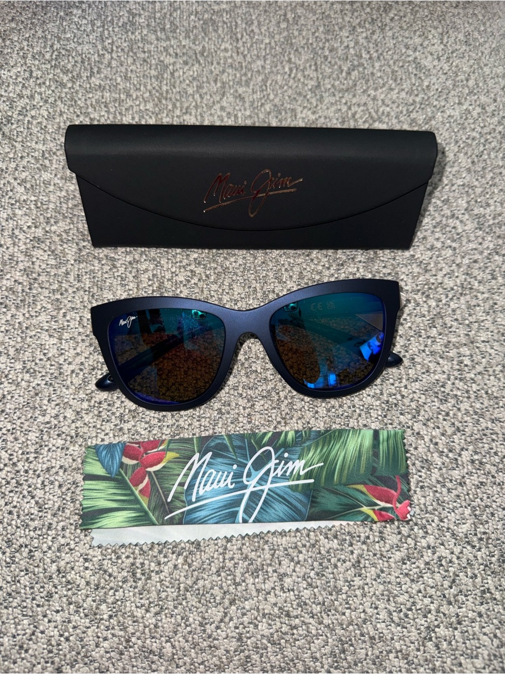 Maui Jim Anuenue Navy Blue Cat-Eye Sunglasses with Blue Mirrored Lenses